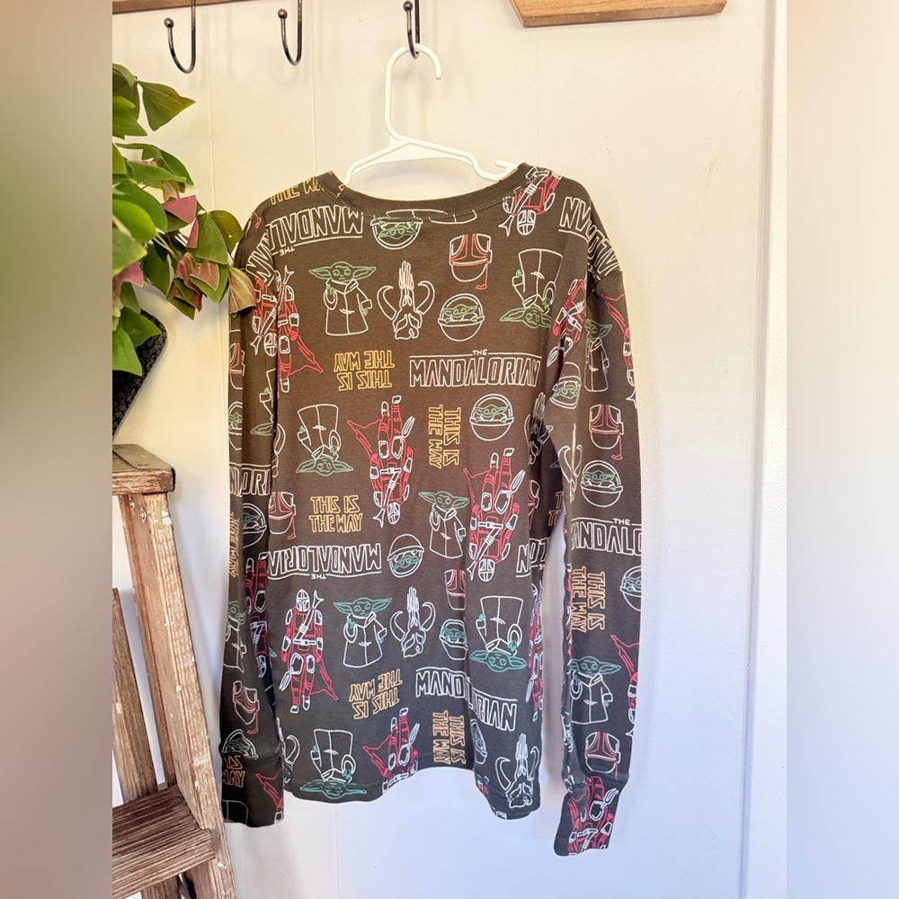 ⭐️ GAP x Star Wars The Mandalorian Sleep Top | Size 14 | Grogu Baby Yoda - Picture 2 of 3